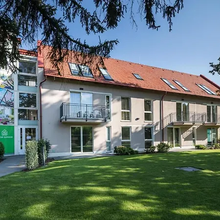 Hama Fresh Garden Wellness Apartman * Siofok