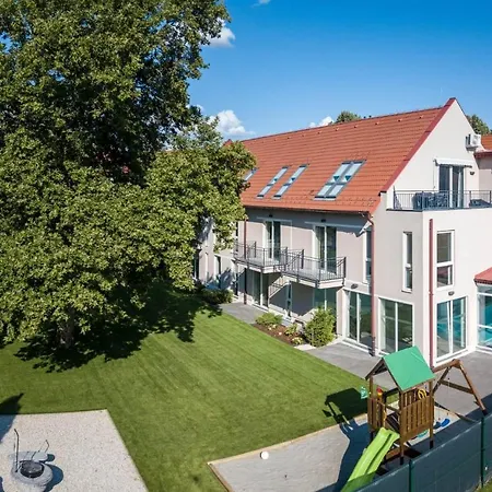 Apartment Hama Fresh Garden Wellness Apartman *